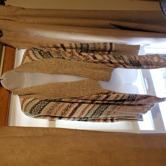 Cardigan. - Picture 5 of 6